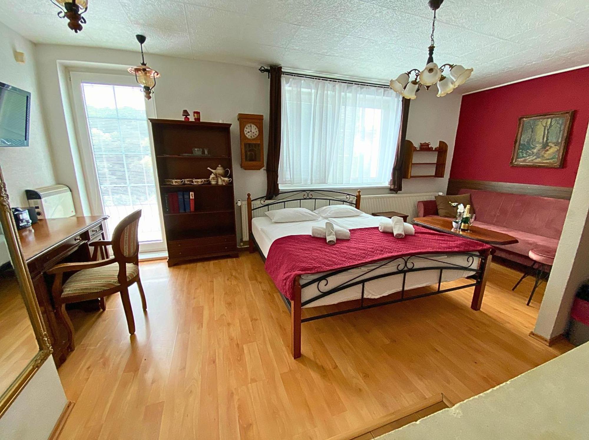 Spa & Pool Apartments Prestige Villa Ivica Marianka Exteriér fotografie